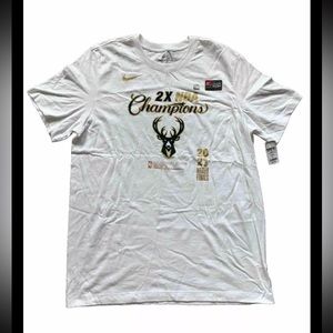 Nike Milwaukee Bucks Men’s White T-Shirt Size L NBA Champions Short Sleeve NWT